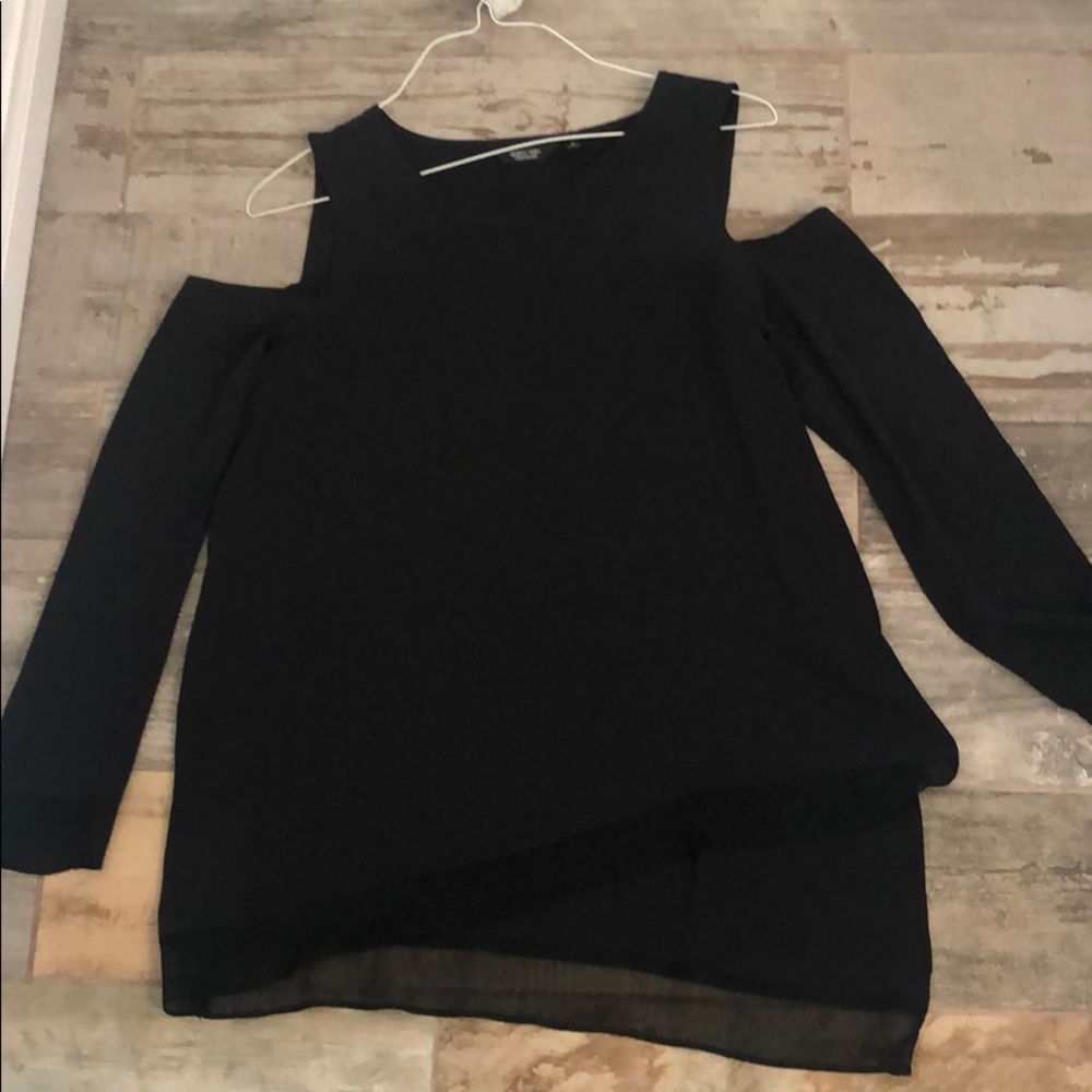 Vera Wang cold shoulder tunic - size M